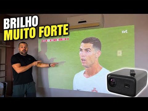 Intelbras PFL7560 vale a pena? Review do projetor Full HD para áreas externas
